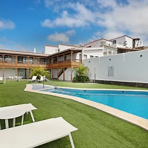 https://linaje-del-pago-malvasia.adeje-hotels.com
